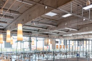 Az IKEA áruházának mennyezeti világítása