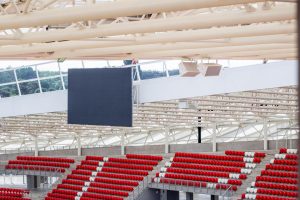 A Nagyerdei Stadion hangszórói és megjelenítője