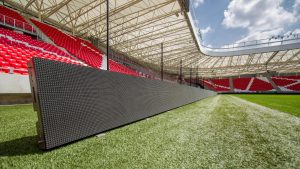 A Nagyerdei Stadion pálya körüli LED megjelenítői
