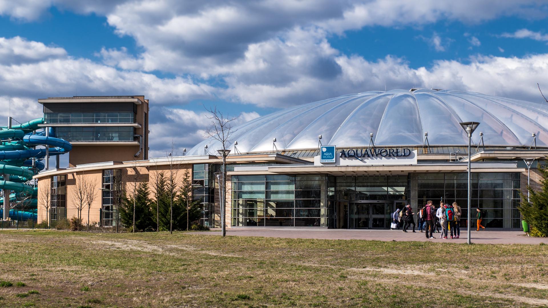 Az Aquaworld Resort Budapest épületegyüttese