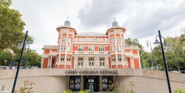 A Csíky Gergely Színház épülete