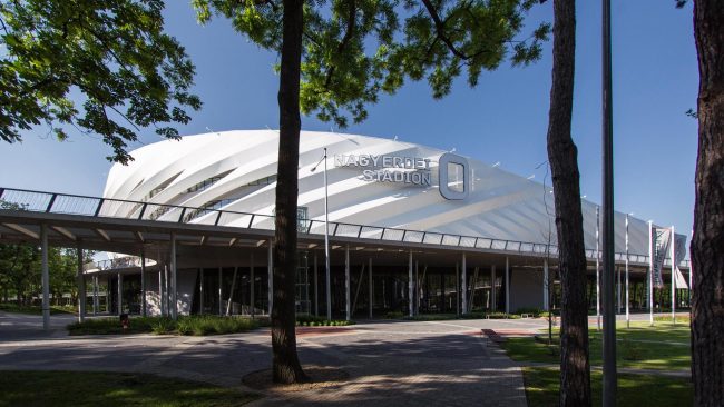 A Nagyerdei Labdarúgó Stadion épülete