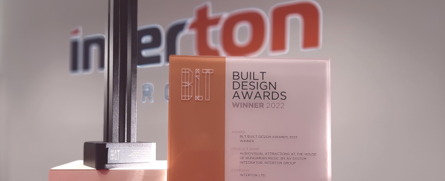 Az INTERTON Group BLT Built Design Awards trófeája