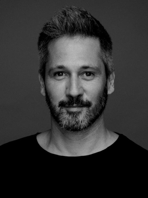 Bedzsula Ádám - rendező, kreatív producer, VJ, AI művész