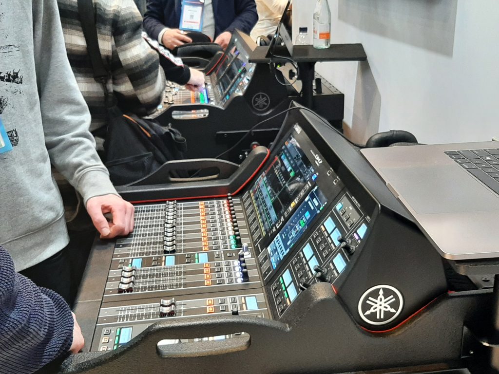 Yamaha DM7 az ISE 2024 kiállításon
